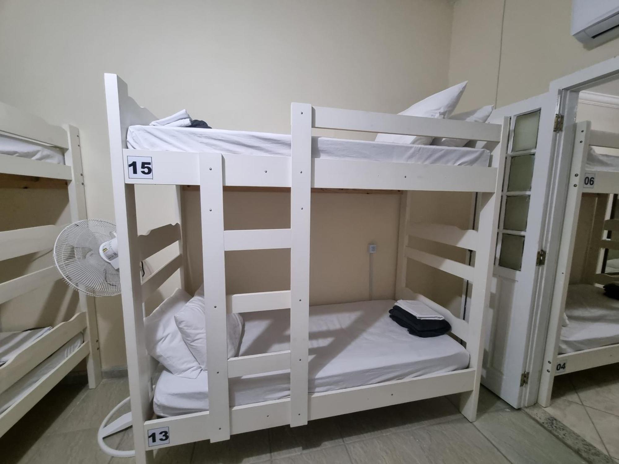Zenit Hostel Da Cris Cabo Frio Eksteriør billede